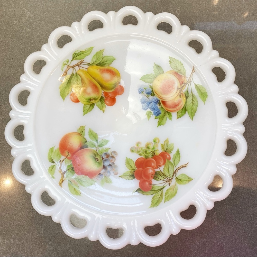 VINTAGE Anchor Hocking Old Colony Milk Glass Footed Comport and lace edge